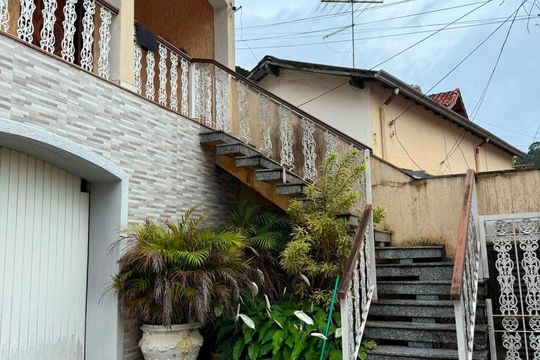 Área externa de casa à venda com 3 quartos, 203m² em Vila Irmaos Arnoni, São Paulo