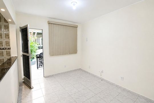 Sala de casa para alugar com 2 quartos, 50m² em Madureira, Rio de Janeiro