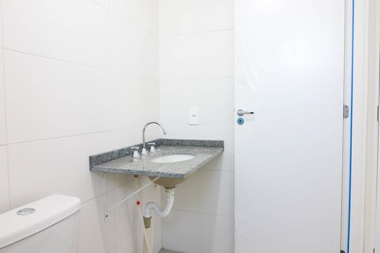 Banheiro da Suíte de apartamento para alugar com 2 quartos, 54m² em Santo Amaro, São Paulo