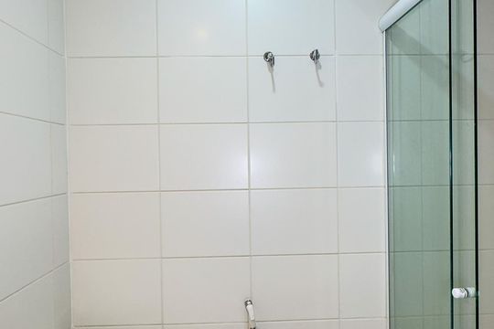 Banheiro de apartamento para alugar com 1 quarto, 45m² em Santo Amaro, São Paulo