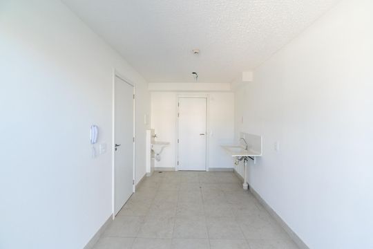 Sala/Cozinha de apartamento à venda com 1 quarto, 29m² em Jardim Itacolomi, São Paulo