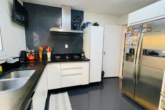 Cozinha de casa de condomínio para alugar com 4 quartos, 214m² em Jardim Barbacena, Cotia