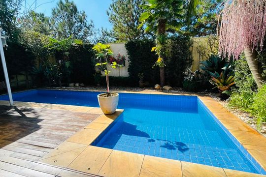 Piscina de casa de condomínio para alugar com 4 quartos, 214m² em Jardim Barbacena, Cotia