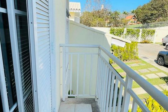 Sacada de casa de condomínio para alugar com 4 quartos, 214m² em Jardim Barbacena, Cotia