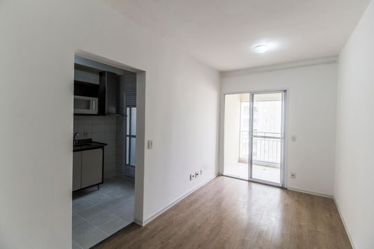 Apartamento para alugar com 3 quartos, 76m² em Jardim Tupanci, Barueri