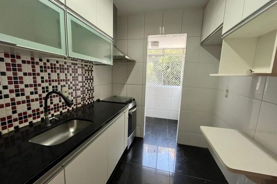 Cozinha de apartamento para alugar com 2 quartos, 60m² em Buritis, Belo Horizonte