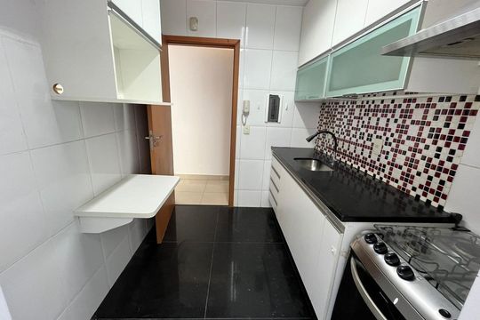 Cozinha de apartamento para alugar com 2 quartos, 60m² em Buritis, Belo Horizonte