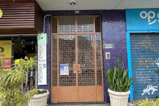 Plaquinha de apartamento à venda com 2 quartos, 57m² em Tijuca, Rio de Janeiro