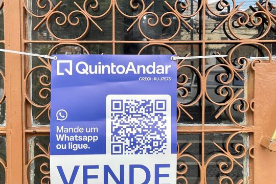 Plaquinha de apartamento à venda com 2 quartos, 57m² em Tijuca, Rio de Janeiro