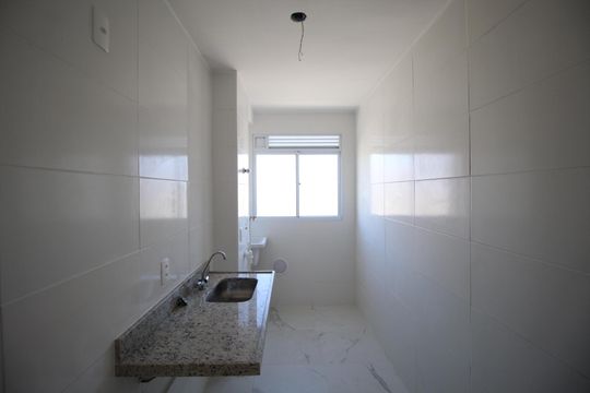 Cozinha de apartamento à venda com 2 quartos, 48m² em Jardim Itu, Porto Alegre