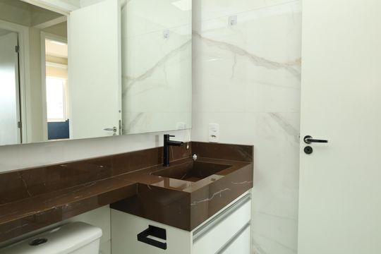 Banheiro  de apartamento à venda com 2 quartos, 40m² em Vila Campanela, São Paulo