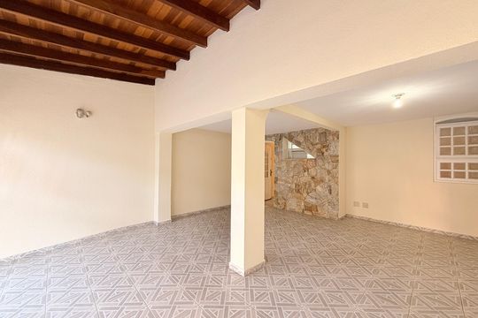 Garagem de casa à venda com 3 quartos, 181m² em Vila Boaventura, Jundiaí