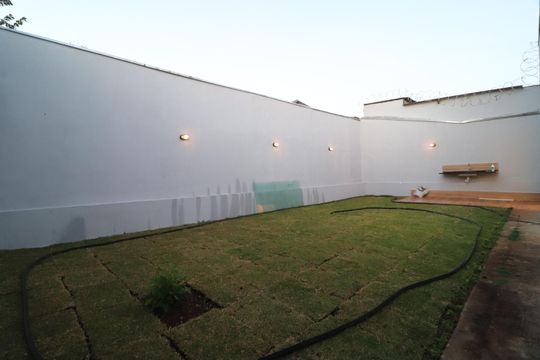 Quintal de casa para alugar com 3 quartos, 360m² em Daniel Fonseca, Uberlândia