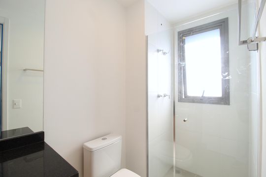 Banheiro da Suíte 2 de apartamento para alugar com 2 quartos, 60m² em Vila Nova Conceição, São Paulo