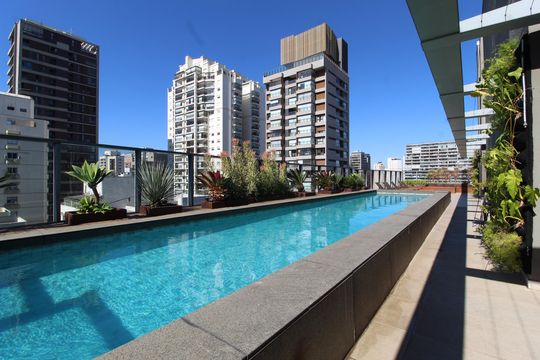 Área Comum - Piscina de apartamento para alugar com 2 quartos, 60m² em Vila Nova Conceição, São Paulo