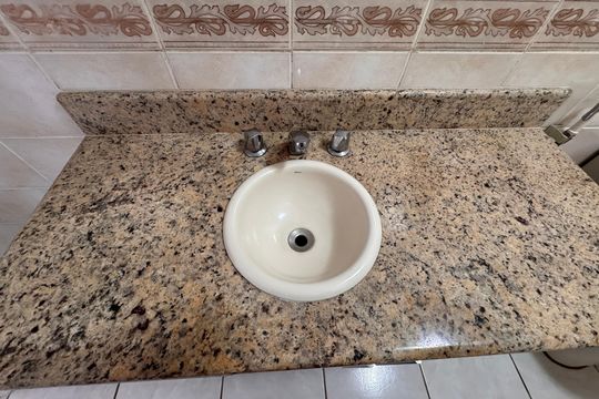Suíte - Banheiro de apartamento para alugar com 2 quartos, 130m² em Recreio dos Bandeirantes, Rio de Janeiro