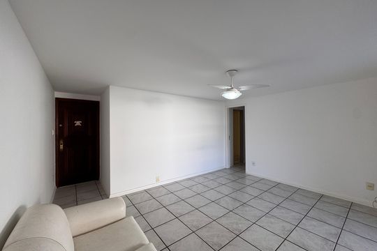 Sala de apartamento para alugar com 2 quartos, 130m² em Recreio dos Bandeirantes, Rio de Janeiro