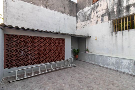 Quintal de casa à venda com 2 quartos, 90m² em Jardim Eliana, Guarulhos