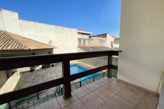 Varanda de casa para alugar com 4 quartos, 351m² em Jardim Jussara, São Paulo