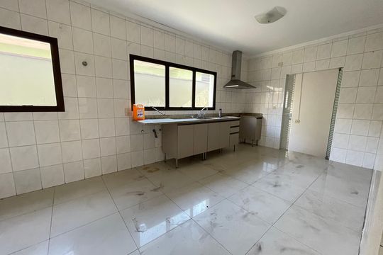 Cozinha de casa para alugar com 4 quartos, 351m² em Jardim Jussara, São Paulo