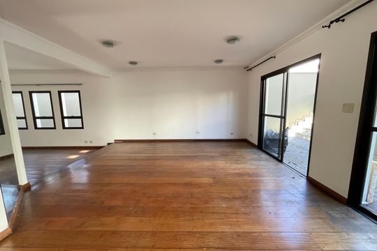 Sala de casa para alugar com 4 quartos, 351m² em Jardim Jussara, São Paulo