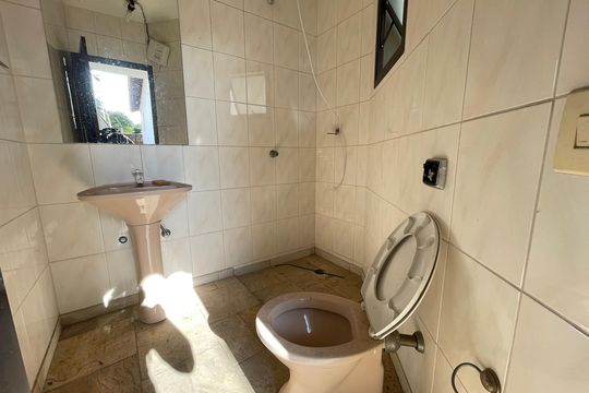 Banheiro piscina de casa para alugar com 4 quartos, 351m² em Jardim Jussara, São Paulo