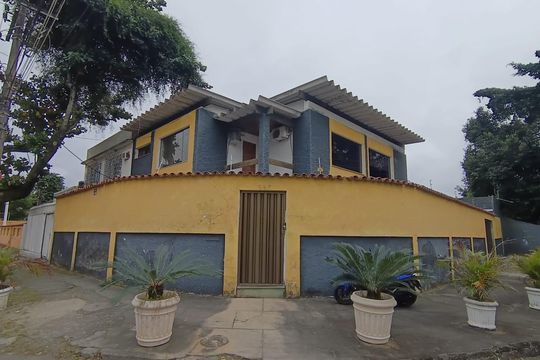 Fachada de casa para alugar com 4 quartos, 340m² em Taquara, Rio de Janeiro