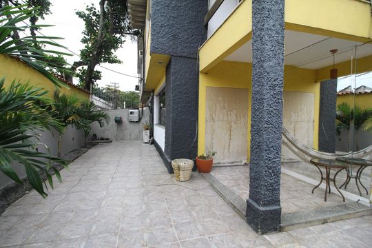 Área de Serviço de casa para alugar com 4 quartos, 340m² em Taquara, Rio de Janeiro