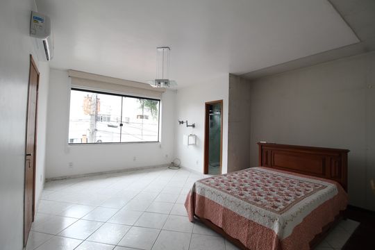 Quarto 4 de casa para alugar com 4 quartos, 340m² em Taquara, Rio de Janeiro