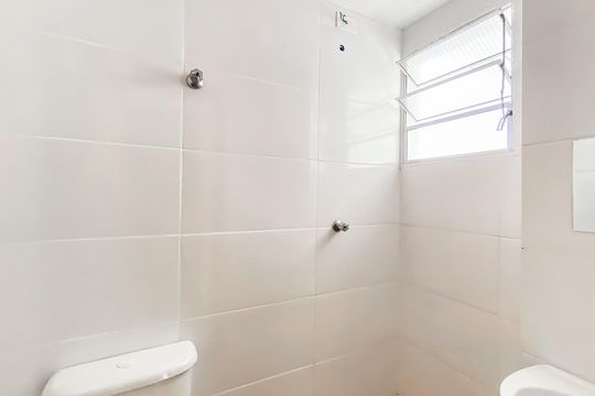 Banheiro  de apartamento à venda com 2 quartos, 43m² em Vila Buenos Aires, São Paulo