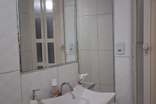 Banheiro de apartamento à venda com 2 quartos, 50m² em Jardim Raposo Tavares, São Paulo