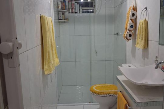 Banheiro de apartamento à venda com 2 quartos, 50m² em Jardim Raposo Tavares, São Paulo