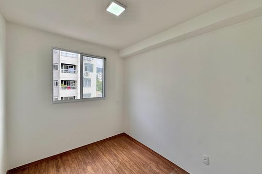Quarto 1 de apartamento para alugar com 2 quartos, 45m² em Recreio dos Bandeirantes, Rio de Janeiro
