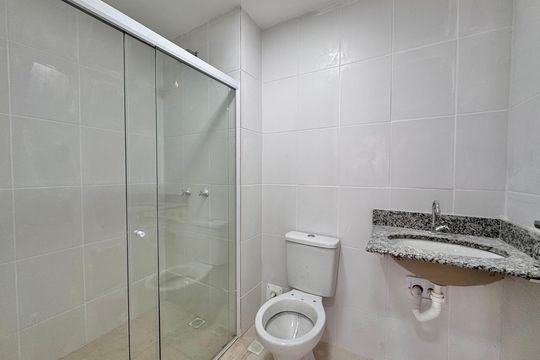 Banheiro Social de apartamento para alugar com 2 quartos, 45m² em Recreio dos Bandeirantes, Rio de Janeiro