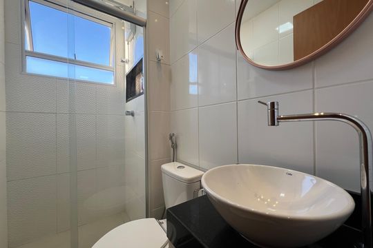 Banheiro Social de apartamento para alugar com 2 quartos, 47m² em Cabral, Contagem