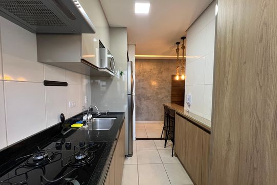 Cozinha de apartamento para alugar com 2 quartos, 47m² em Cabral, Contagem