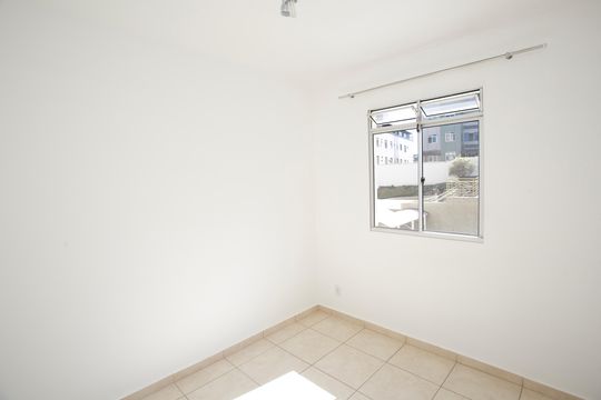 Quarto 2 de apartamento para alugar com 2 quartos, 55m² em Camargos, Belo Horizonte