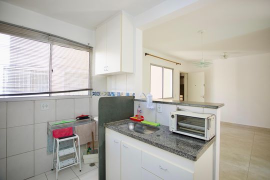 Cozinha e Área de Serviço de apartamento à venda com 2 quartos, 55m² em Camargos, Belo Horizonte