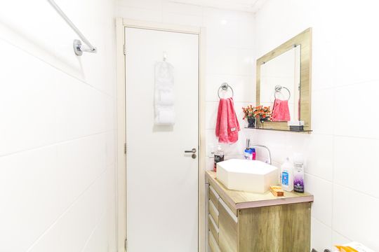 Banheiro de apartamento para alugar com 2 quartos, 74m² em Vila Nova Curuca, São Paulo