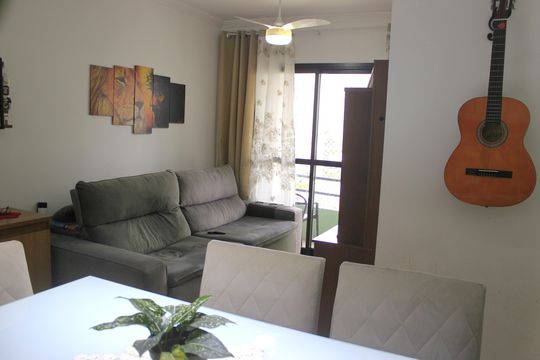Sala  de apartamento à venda com 3 quartos, 65m² em Vila Augusta, Guarulhos