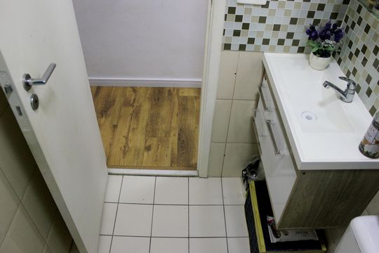 Banheiro social  de apartamento à venda com 3 quartos, 65m² em Vila Augusta, Guarulhos