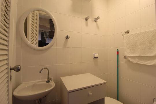 Banheiro de Serviço de apartamento à venda com 2 quartos, 79m² em Vila Nova Conceição, São Paulo