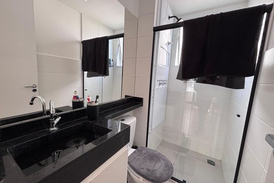 Banheiro de apartamento para alugar com 2 quartos, 46m² em Recreio, Rio de Janeiro