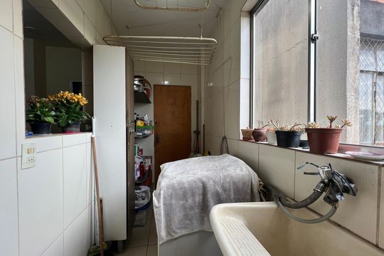 Área de serviço de apartamento à venda com 3 quartos, 74m² em Califórnia, Belo Horizonte