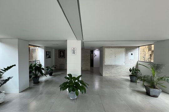 Hall de entrada de apartamento à venda com 3 quartos, 74m² em Califórnia, Belo Horizonte