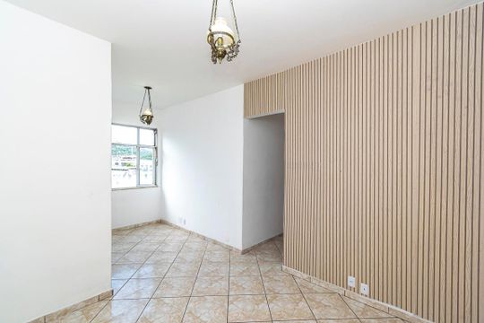 Sala de apartamento à venda com 2 quartos, 56m² em Penha, Rio de Janeiro