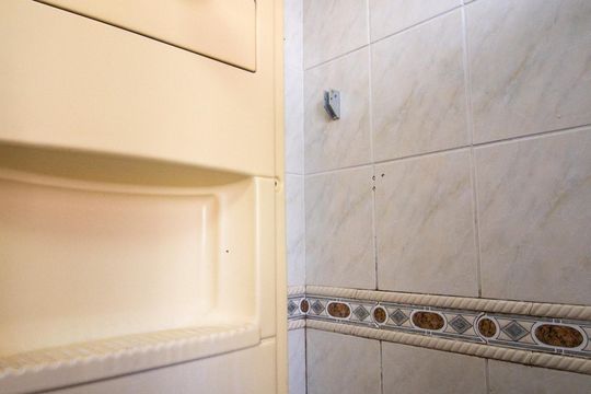 Banheiro de apartamento para alugar com 2 quartos, 62m² em Parque Campolim, Sorocaba