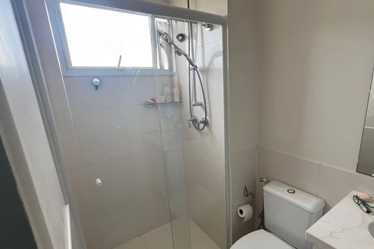 Banheiro de apartamento à venda com 4 quartos, 140m² em Alphaville, Campinas
