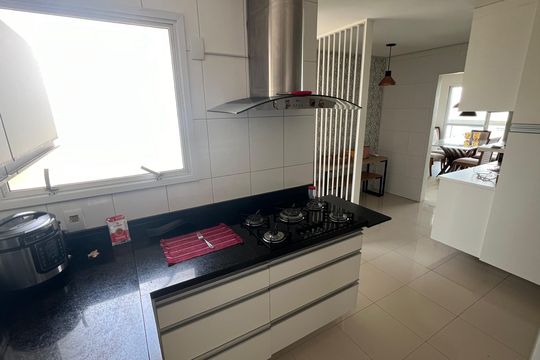Cozinha de apartamento à venda com 4 quartos, 140m² em Alphaville, Campinas
