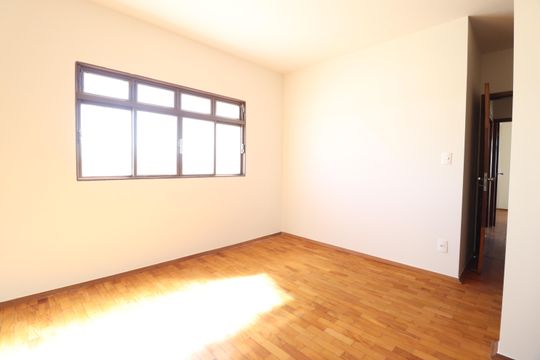 Suíte de apartamento para alugar com 3 quartos, 121m² em Martins, Uberlândia